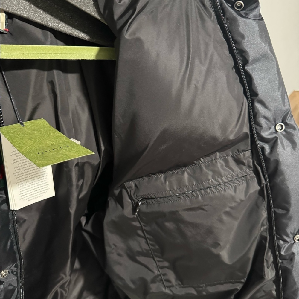 Gucci Black Jacket with Green and Red Accents - Picture 6 of 7